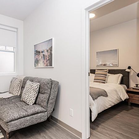 New Urban And Well Located 1 Bedroom Apartment By Den Stays Montreal Exterior photo